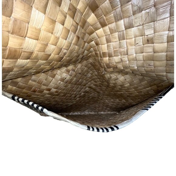 Traditional Handcrafted Black & Beige Bark Envelope Bag With Geometric Design - Picture 8 of 9